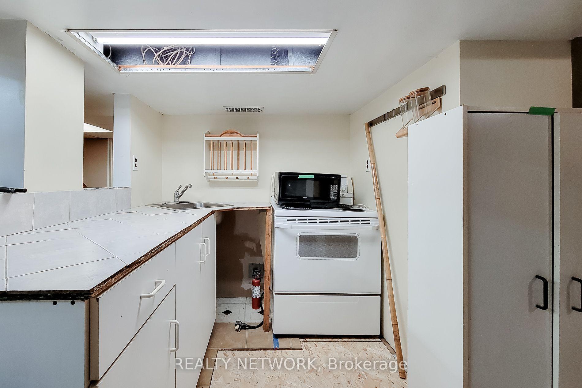 Photo 33 of 12 Leinster Avenue S, Hamilton, Stipley — HOMEH
