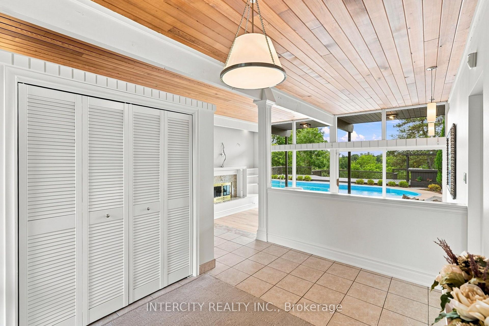 Photo 9 of 100 Ravendale Court, Vaughan, Kleinburg — HOMEH