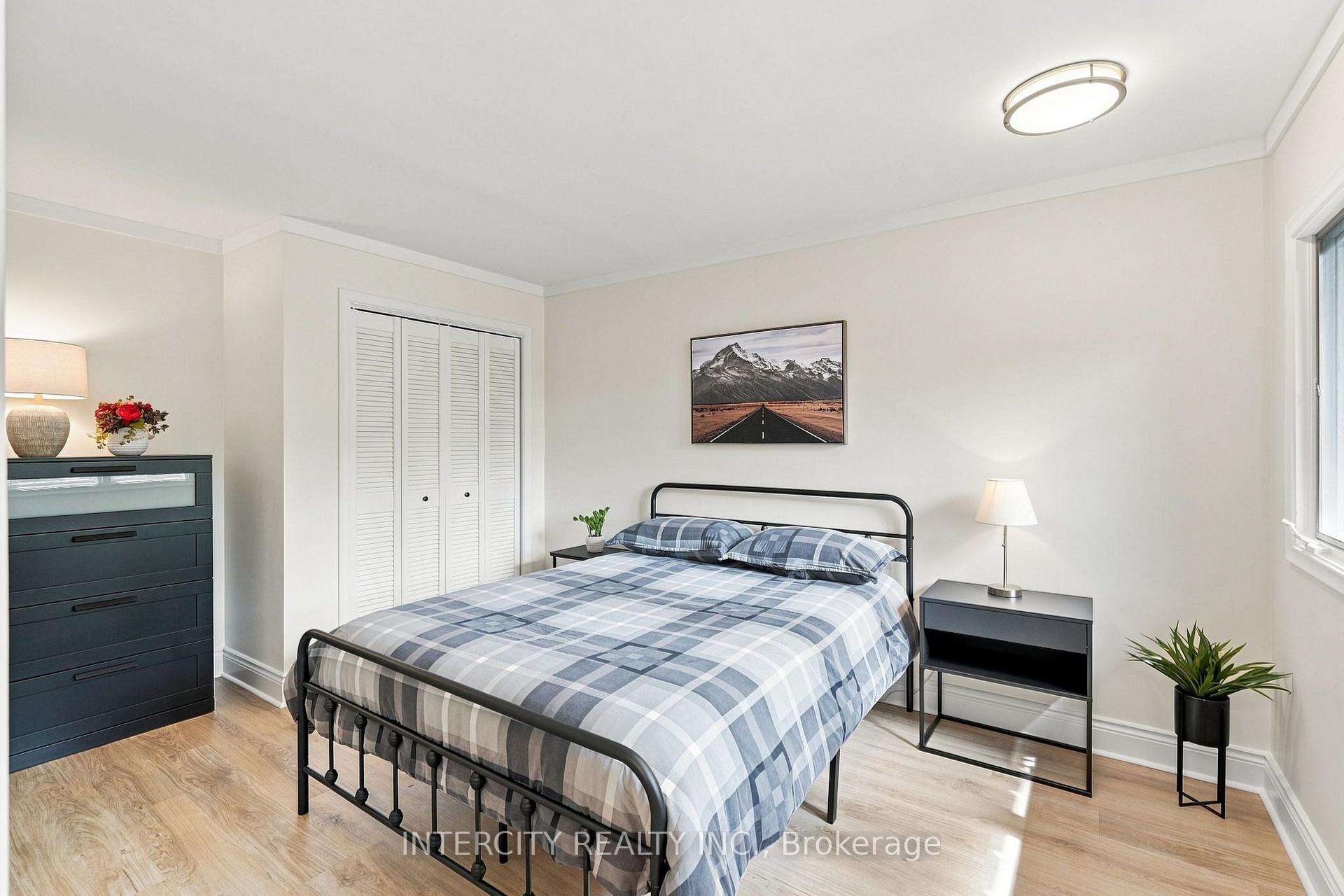 Photo 57 of 100 Ravendale Court, Vaughan, Kleinburg — HOMEH