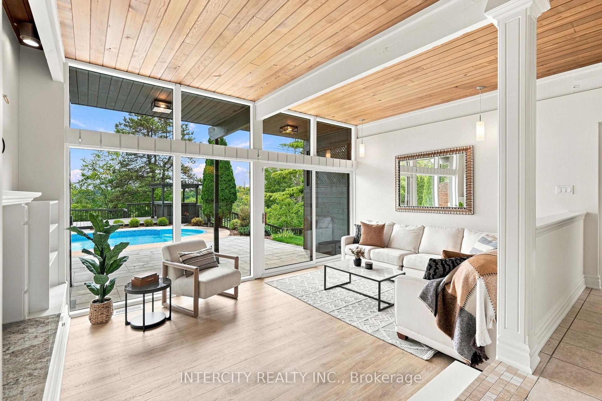 Photo 10 of 100 Ravendale Court, Vaughan, Kleinburg — HOMEH