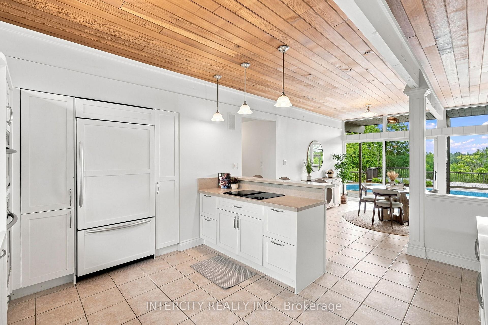 Photo 12 of 100 Ravendale Court, Vaughan, Kleinburg — HOMEH