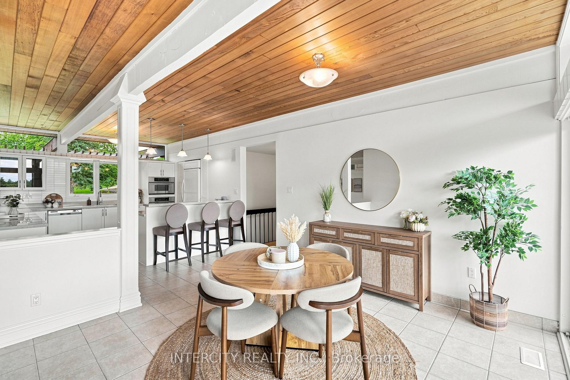 Photo 18 of 100 Ravendale Court, Vaughan, Kleinburg — HOMEH