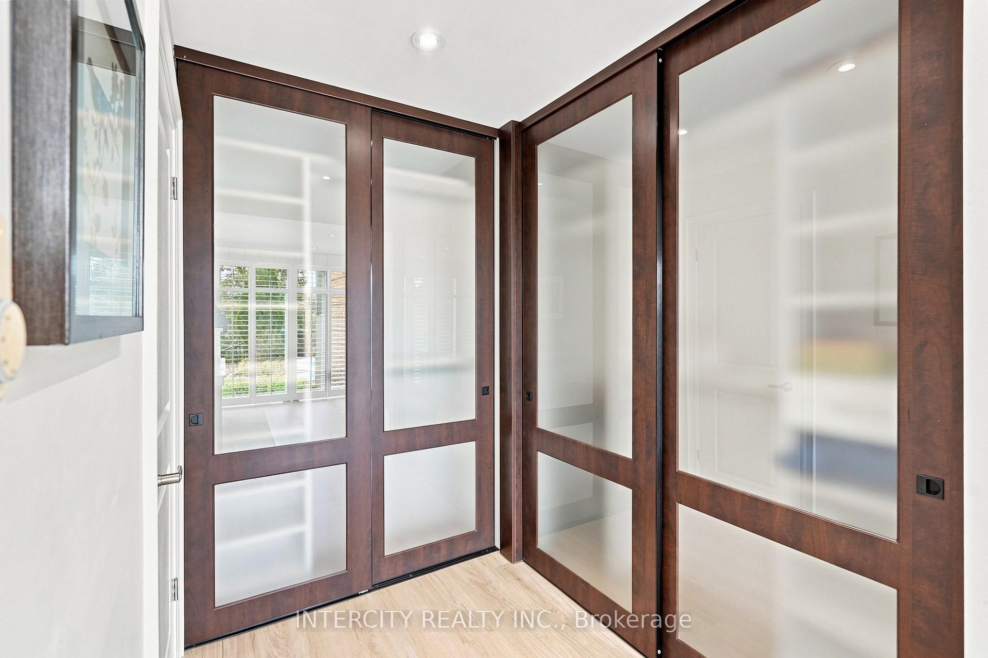Photo 24 of 100 Ravendale Court, Vaughan, Kleinburg — HOMEH