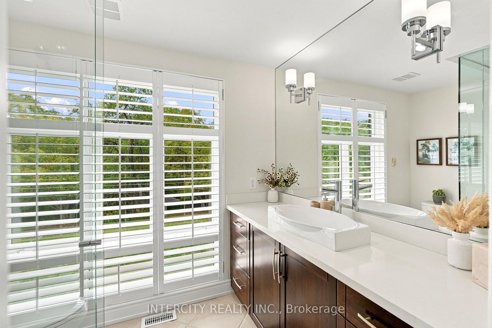 Photo 26 of 100 Ravendale Court, Vaughan, Kleinburg — HOMEH