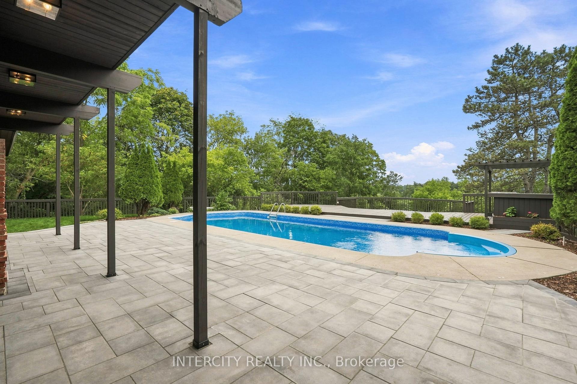 Photo 44 of 100 Ravendale Court, Vaughan, Kleinburg — HOMEH
