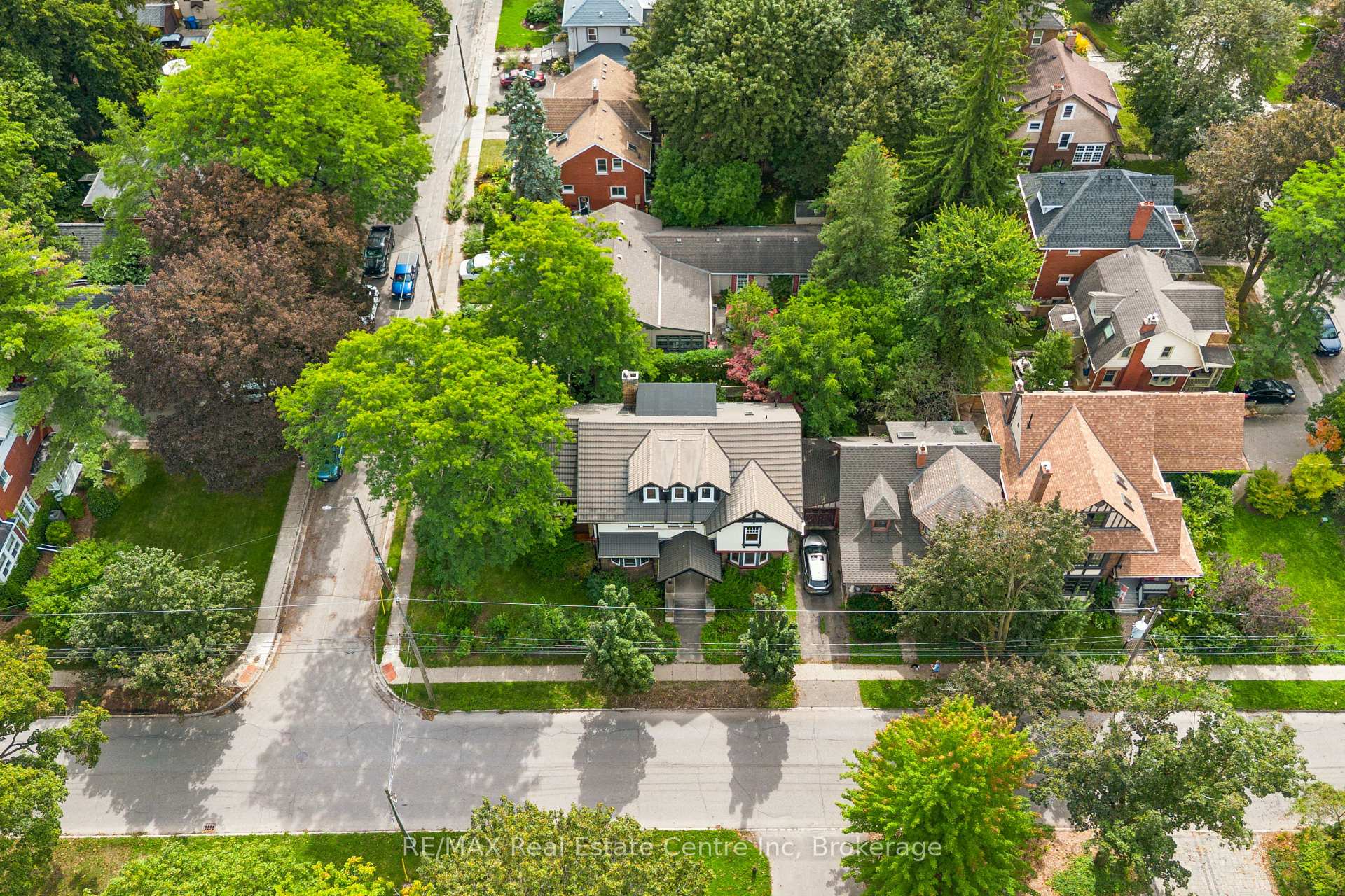Photo 2 of 41 Grange Street, Guelph, St. George's — HOMEH
