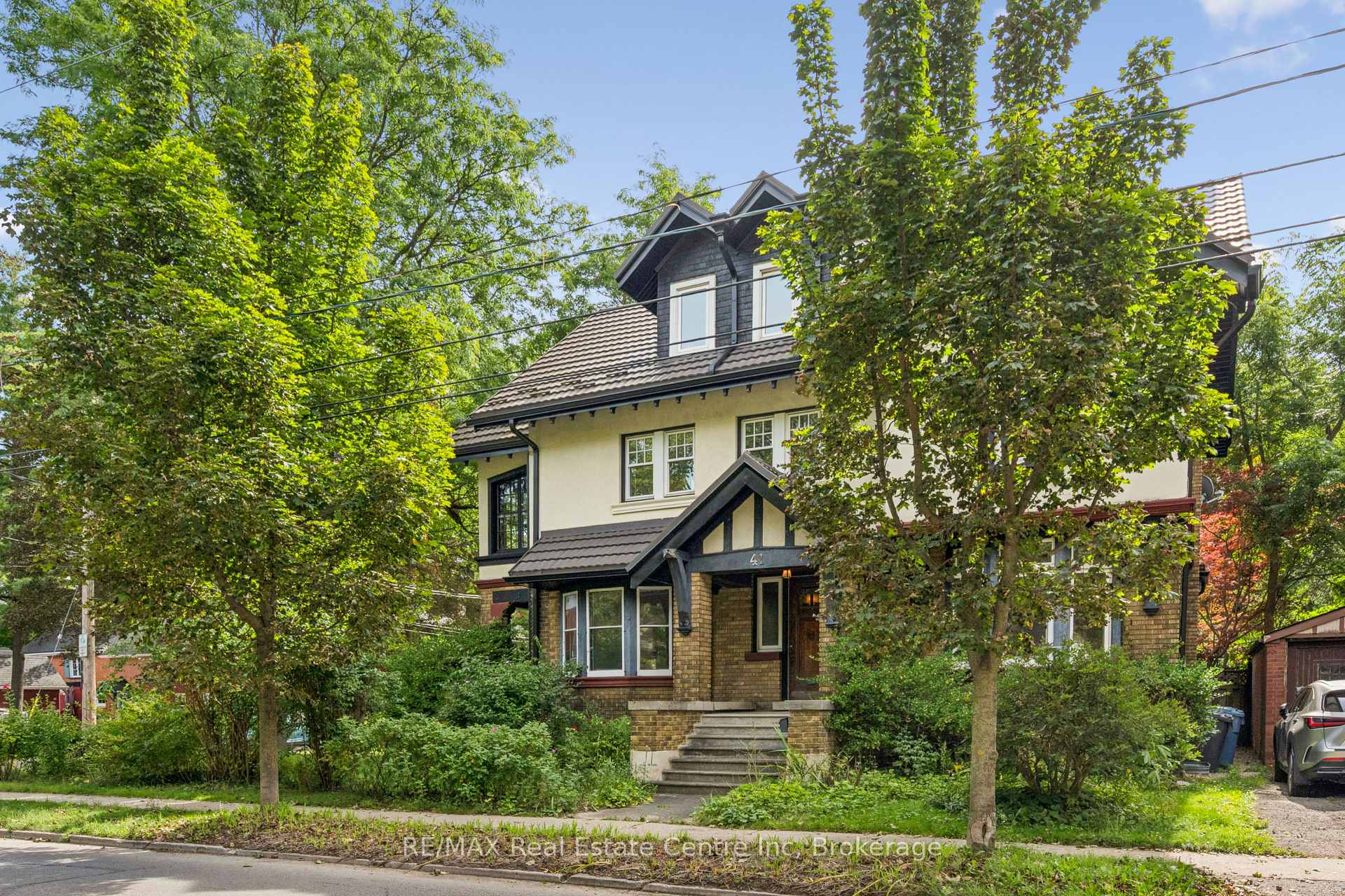 Photo 4 of 41 Grange Street, Guelph, St. George's — HOMEH