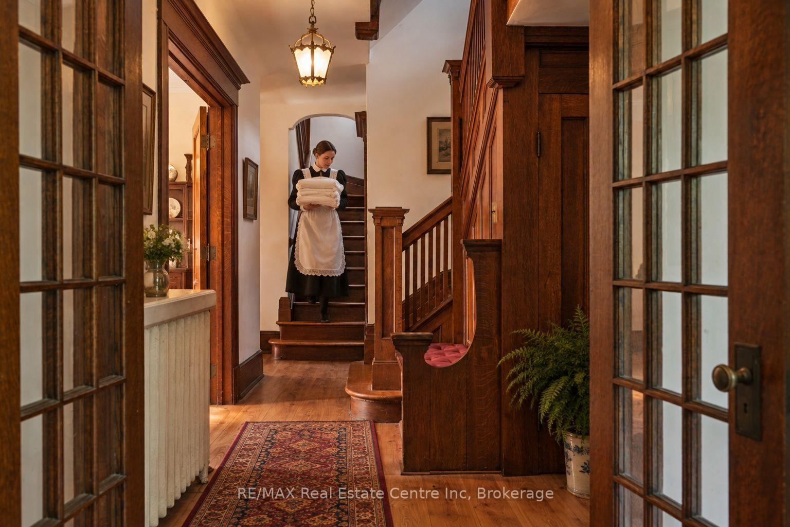 Photo 16 of 41 Grange Street, Guelph, St. George's — HOMEH