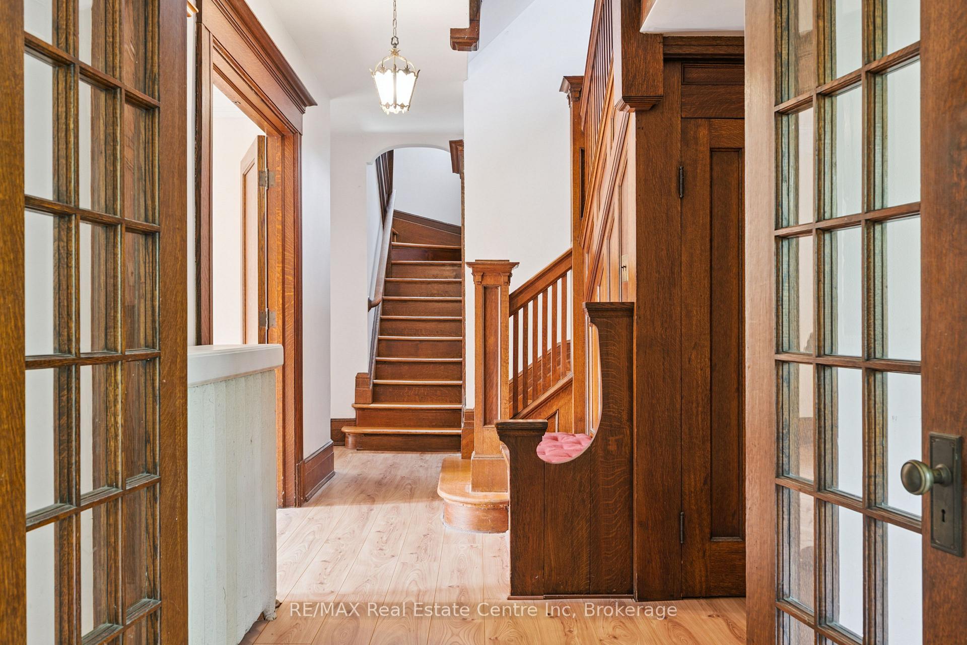 Photo 17 of 41 Grange Street, Guelph, St. George's — HOMEH