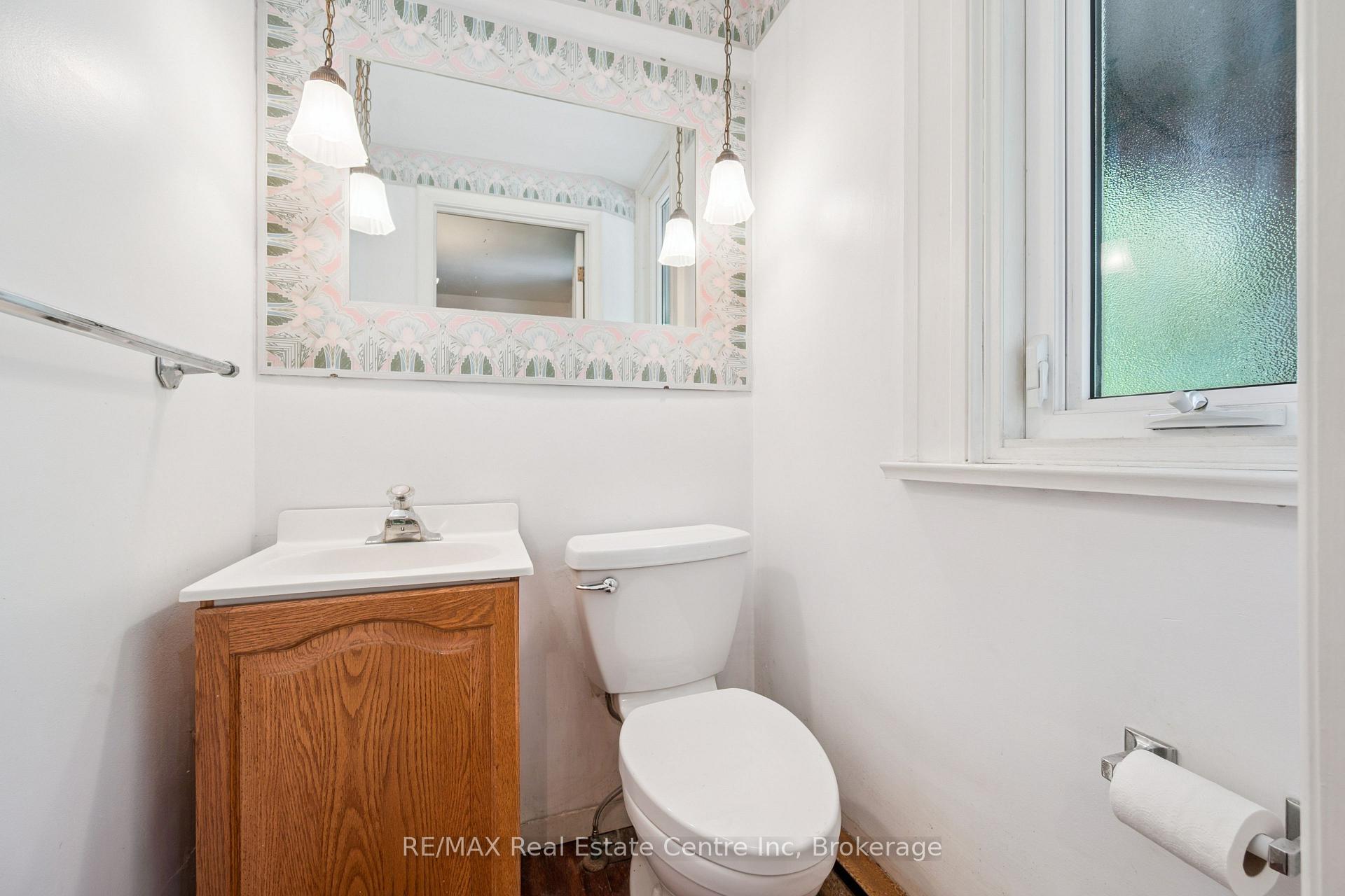 Photo 26 of 41 Grange Street, Guelph, St. George's — HOMEH