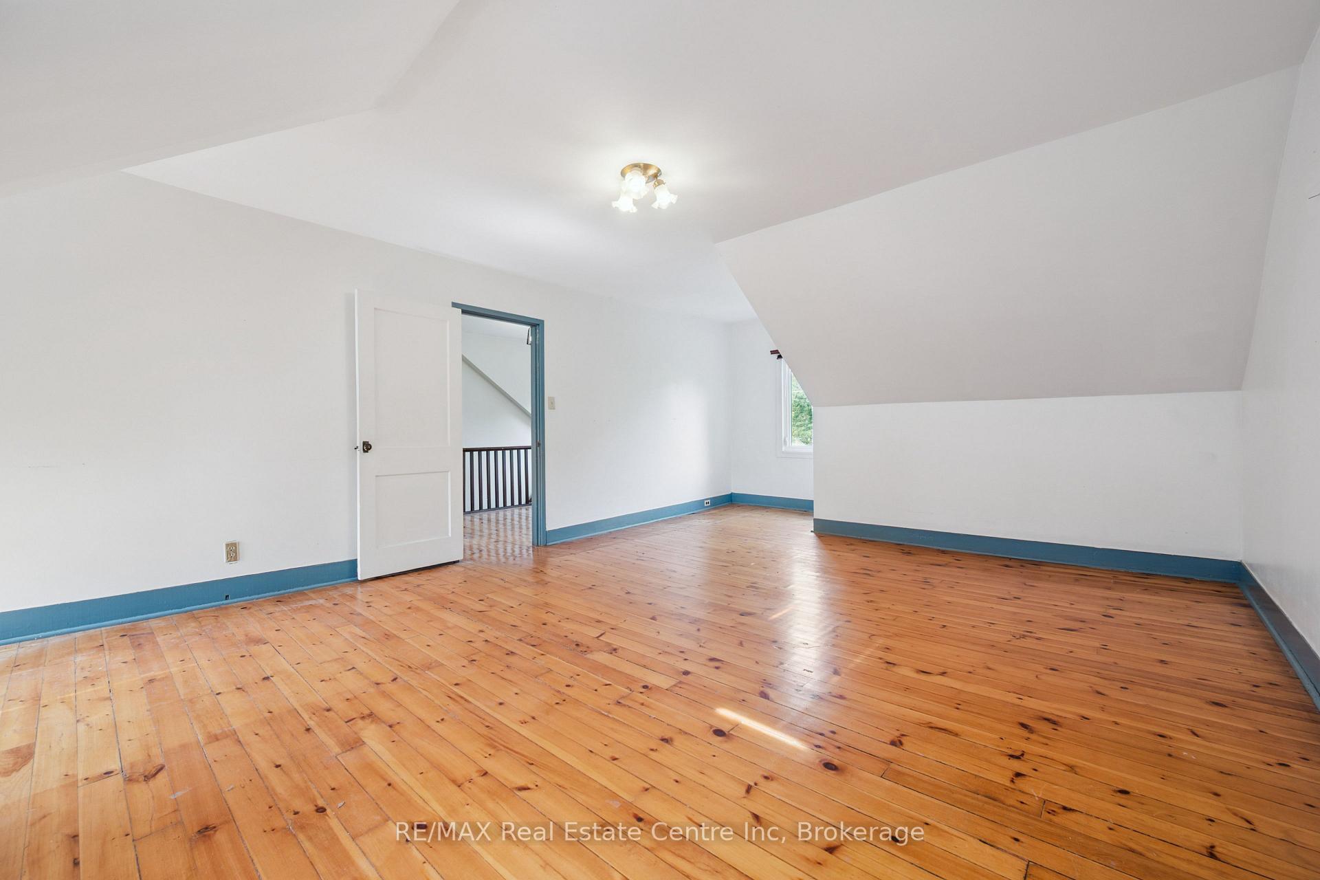 Photo 37 of 41 Grange Street, Guelph, St. George's — HOMEH