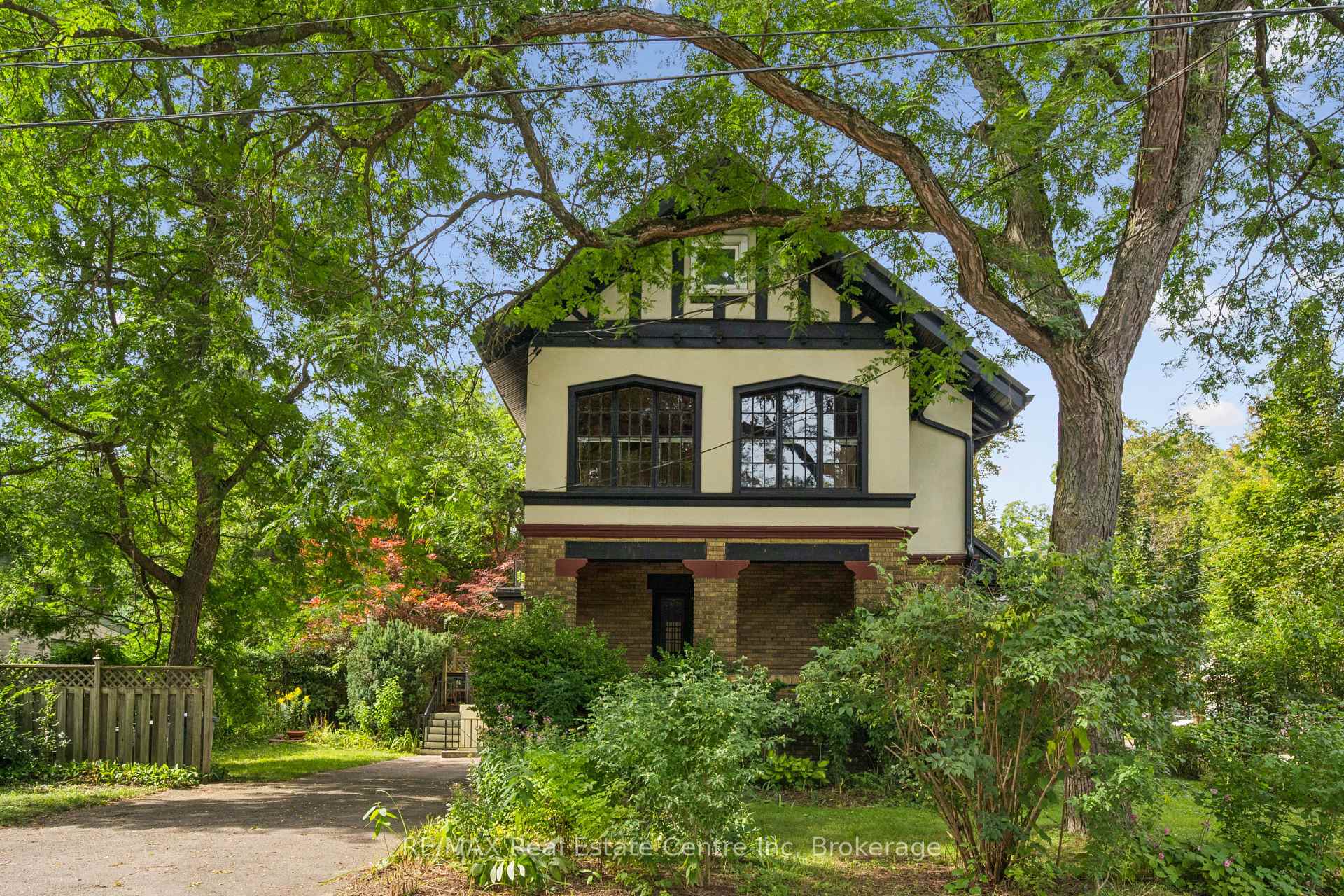 Photo 5 of 41 Grange Street, Guelph, St. George's — HOMEH
