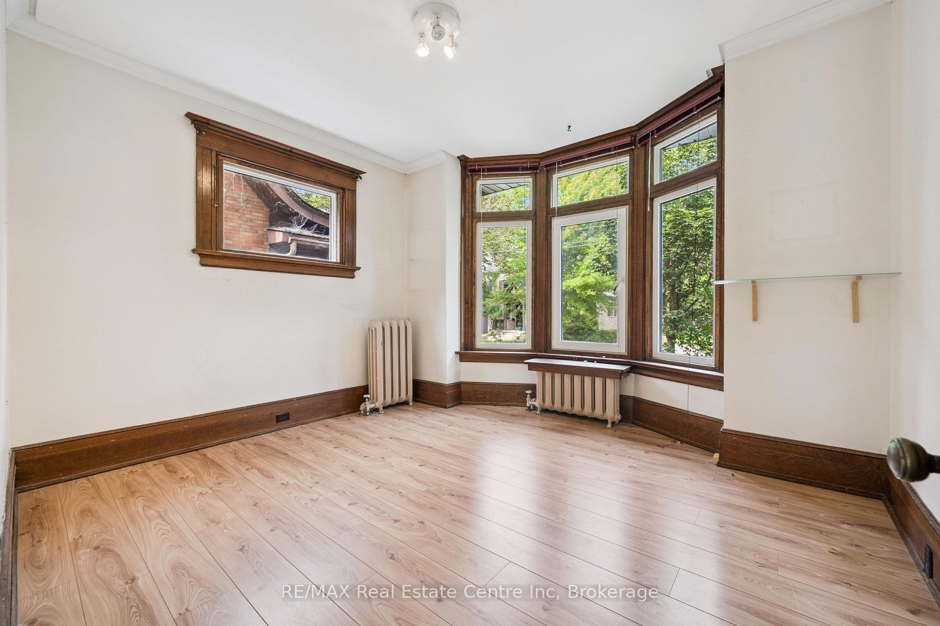 Photo 22 of 41 Grange Street, Guelph, St. George's — HOMEH