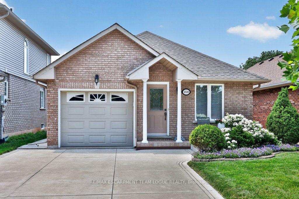 Photo 3 of 1320 Burkholder Drive, Burlington, Tansley — HOMEH