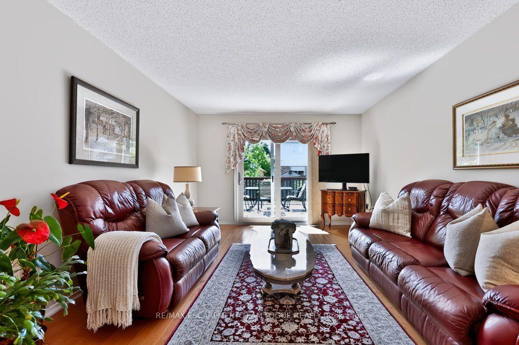 Photo 15 of 1320 Burkholder Drive, Burlington, Tansley — HOMEH