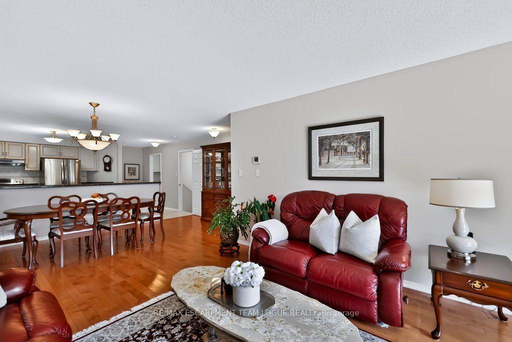 Photo 17 of 1320 Burkholder Drive, Burlington, Tansley — HOMEH