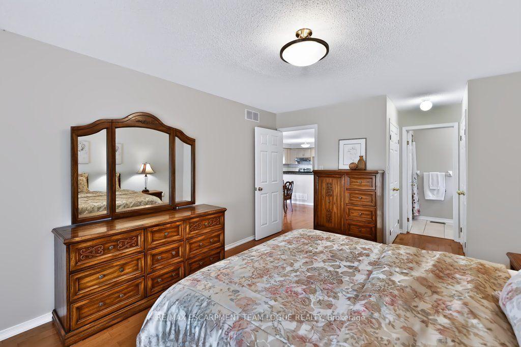 Photo 19 of 1320 Burkholder Drive, Burlington, Tansley — HOMEH