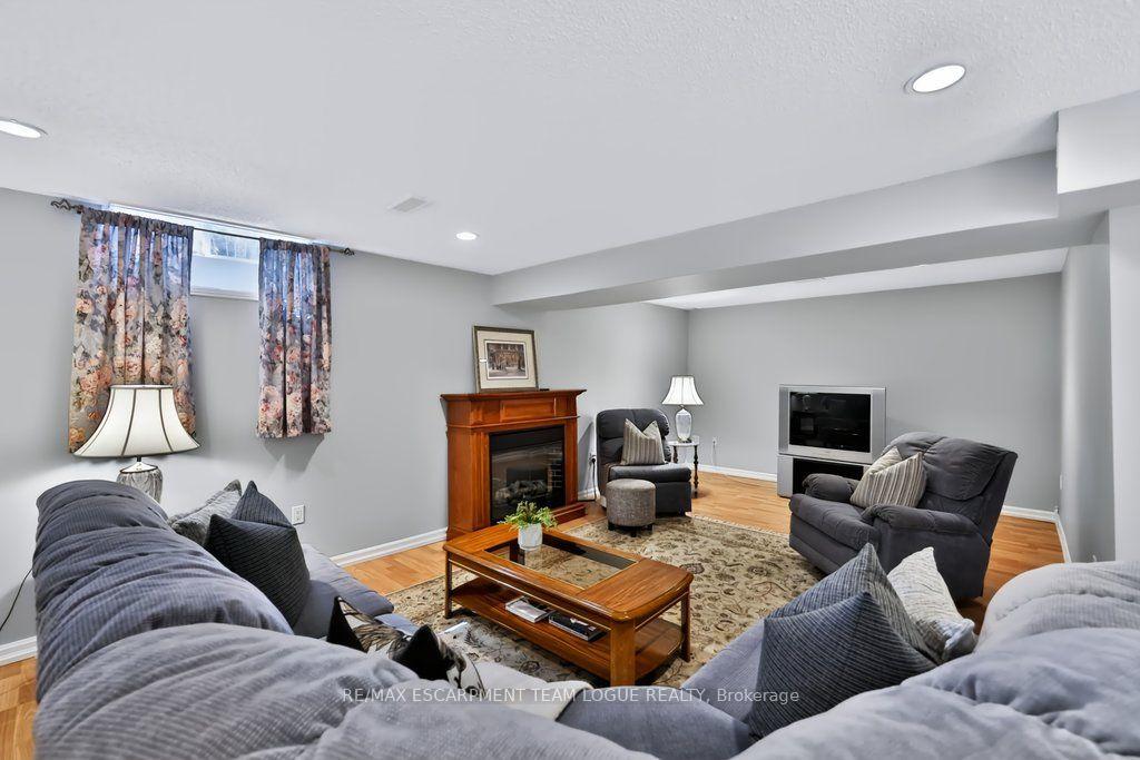 Photo 28 of 1320 Burkholder Drive, Burlington, Tansley — HOMEH