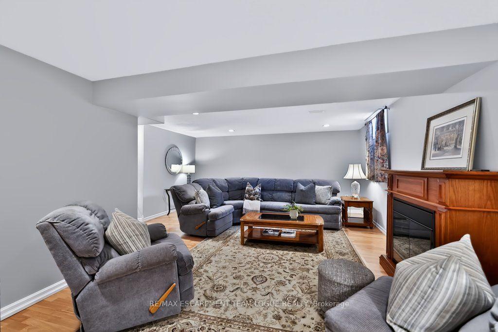 Photo 30 of 1320 Burkholder Drive, Burlington, Tansley — HOMEH