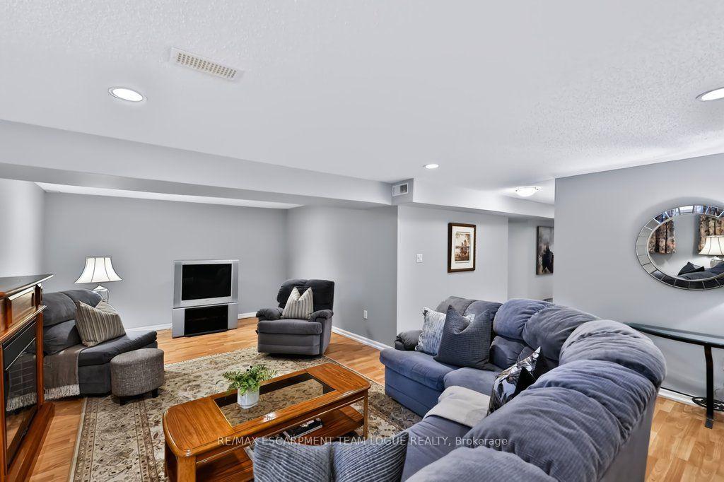 Photo 29 of 1320 Burkholder Drive, Burlington, Tansley — HOMEH
