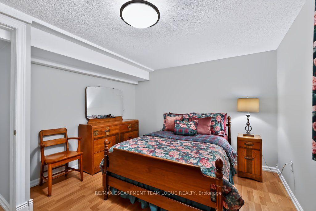 Photo 32 of 1320 Burkholder Drive, Burlington, Tansley — HOMEH