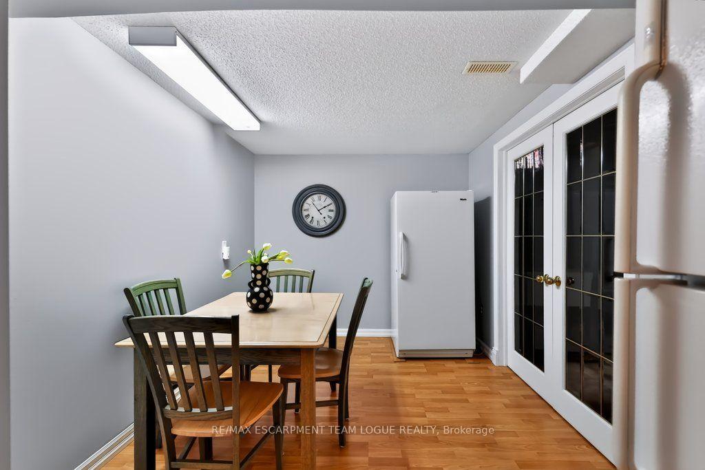 Photo 34 of 1320 Burkholder Drive, Burlington, Tansley — HOMEH