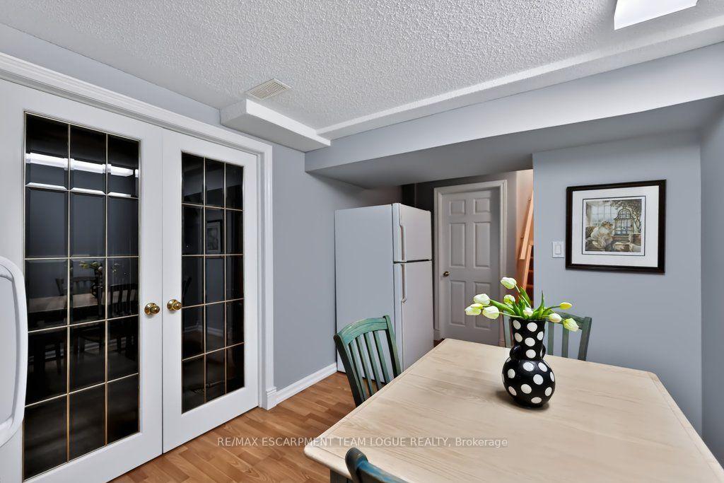Photo 35 of 1320 Burkholder Drive, Burlington, Tansley — HOMEH