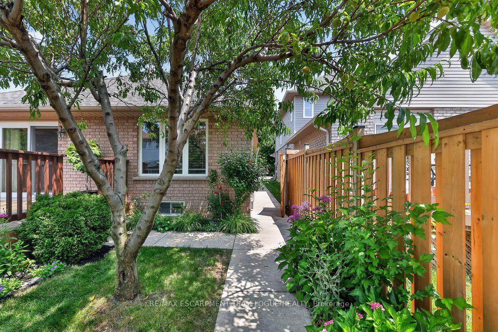 Photo 40 of 1320 Burkholder Drive, Burlington, Tansley — HOMEH