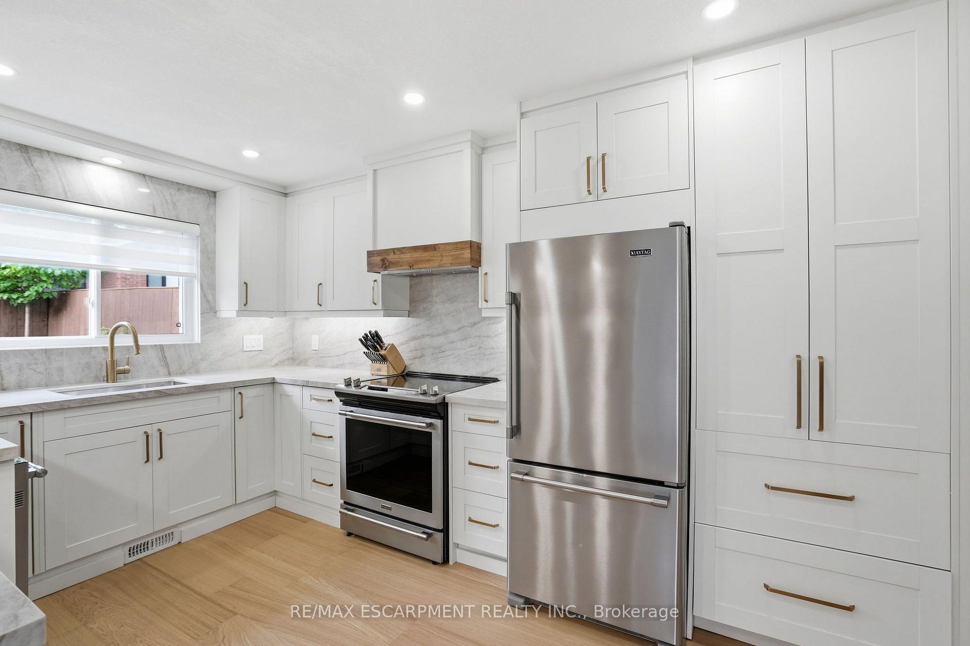Photo 15 of 13 Picton Street W, Hamilton, North End — HOMEH