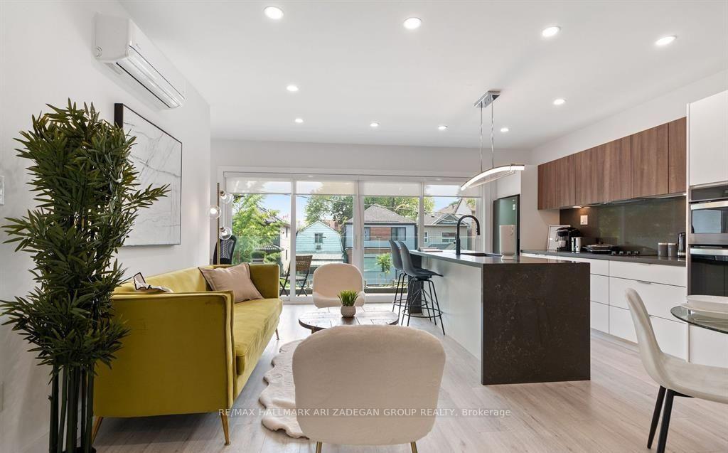 Photo 4 of Unit 2, 16 Minto Street, Toronto, Greenwood-Coxwell — HOMEH