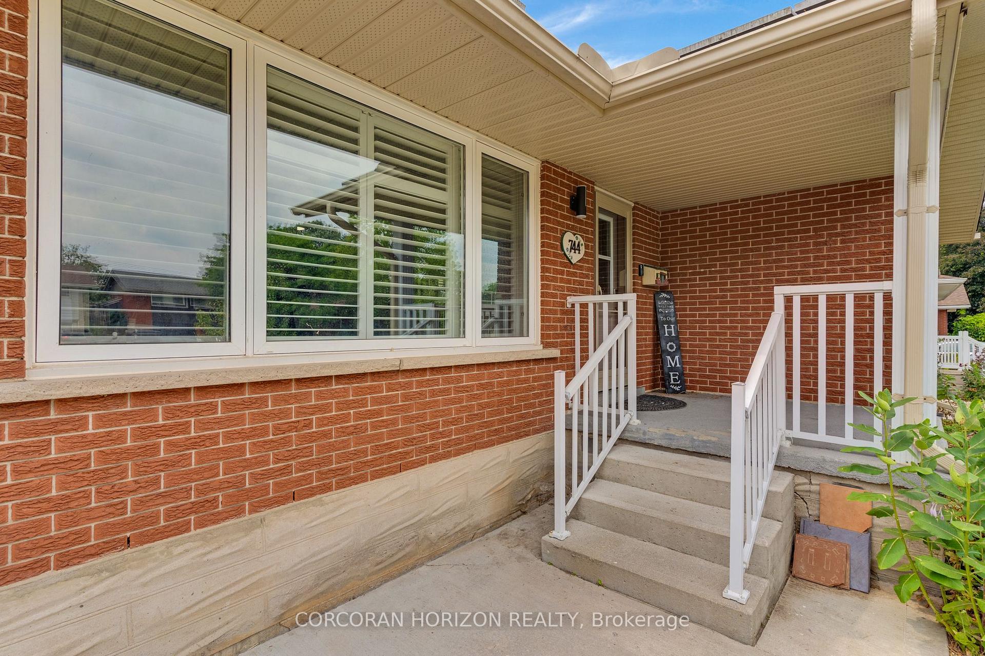 Photo 4 of 744 Birchwood Avenue, Cambridge, Preston Centre — HOMEH
