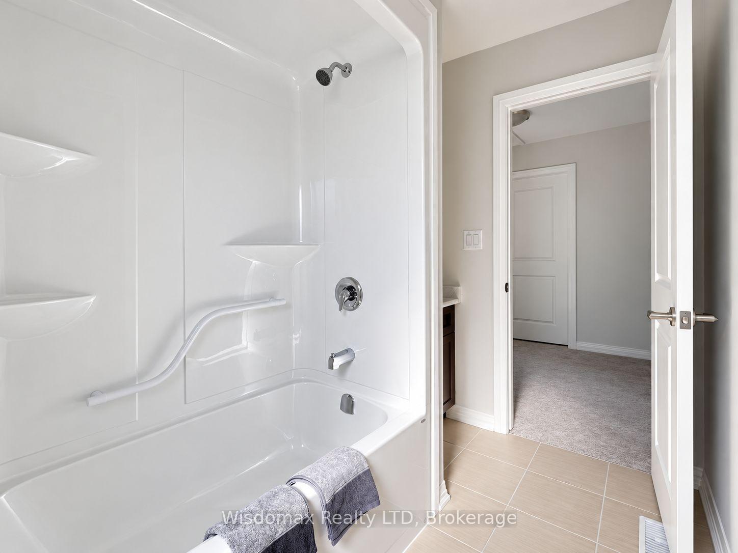 Photo 40 of 29 Bur Oak Drive, Thorold, Confederation Heights — HOMEH