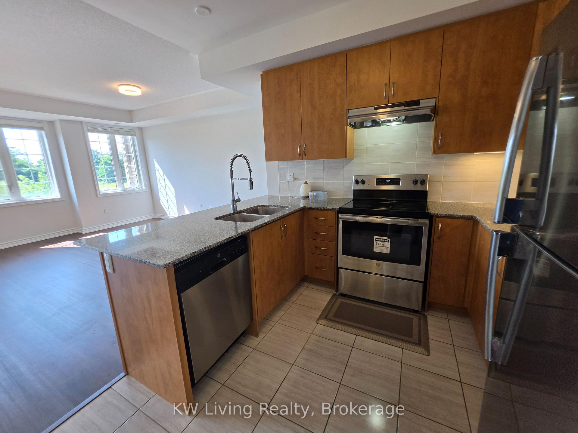 Photo 6 of 456 Arthur Bonner Avenue, Markham, Cornell — HOMEH