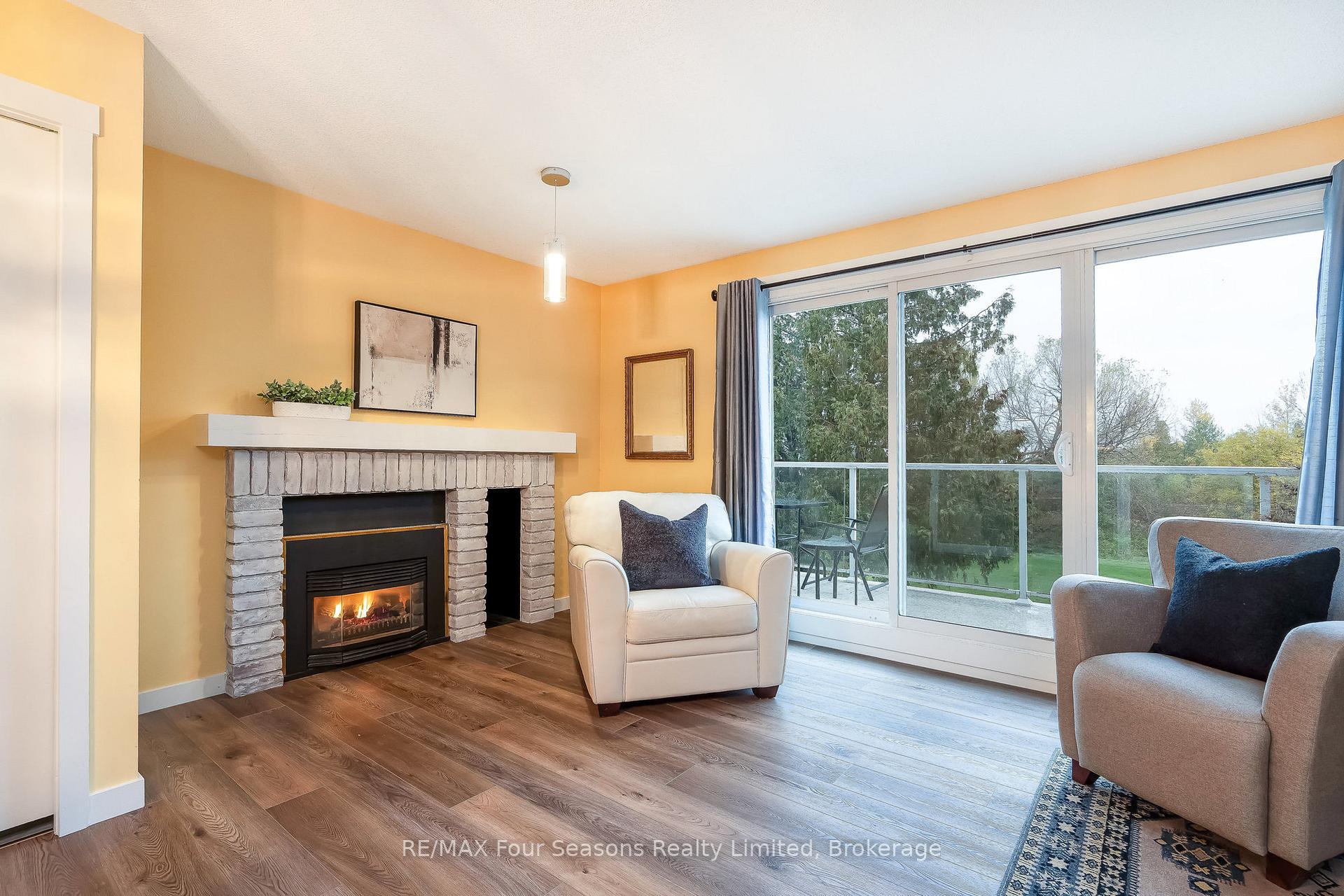 Photo 4 of Unit 17, 44 Trott Boulevard, Collingwood — HOMEH