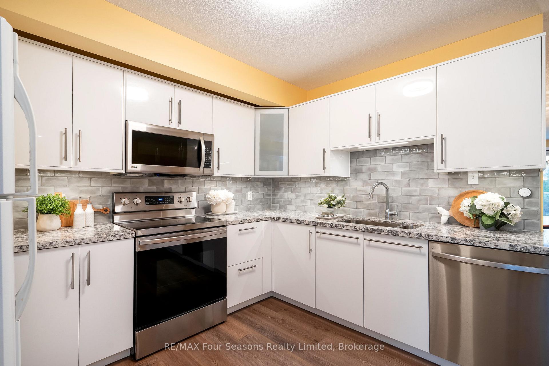 Photo 9 of Unit 17, 44 Trott Boulevard, Collingwood — HOMEH
