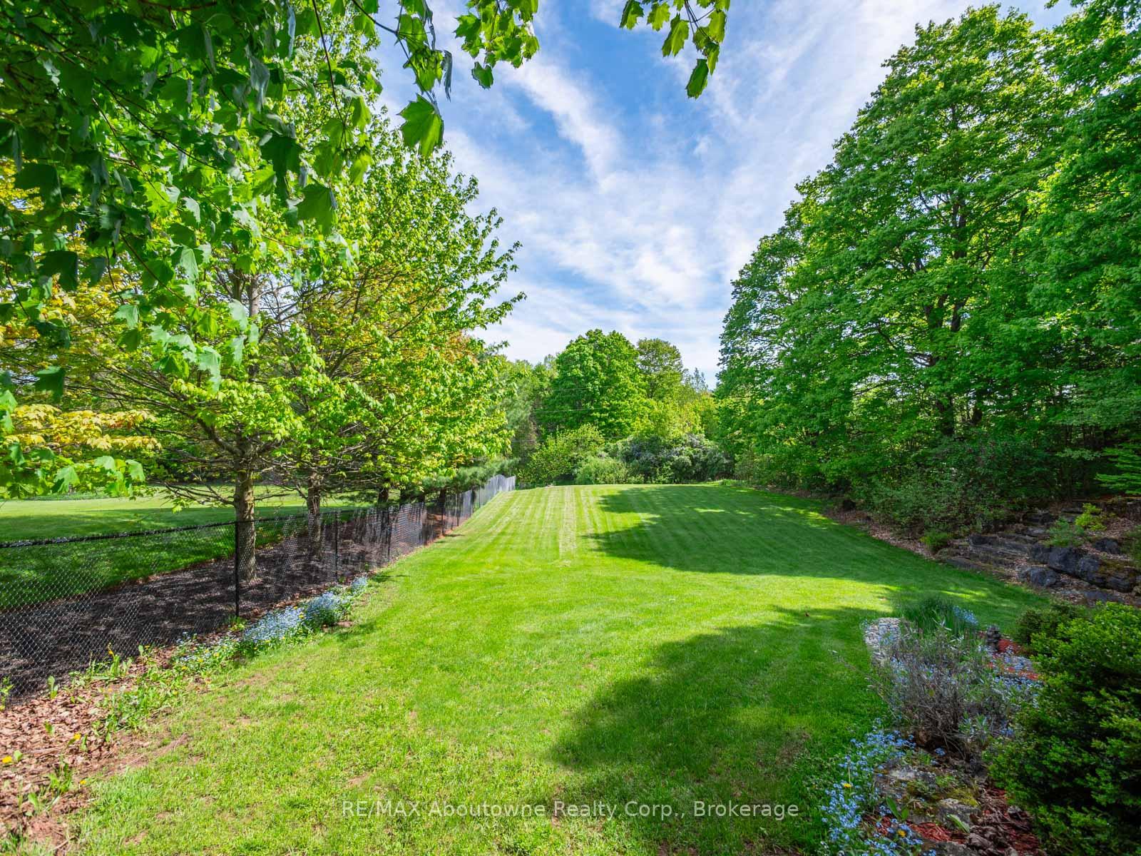 Photo 42 of 6 Turtle Lake Drive, Halton Hills, Rural Halton Hills — HOMEH