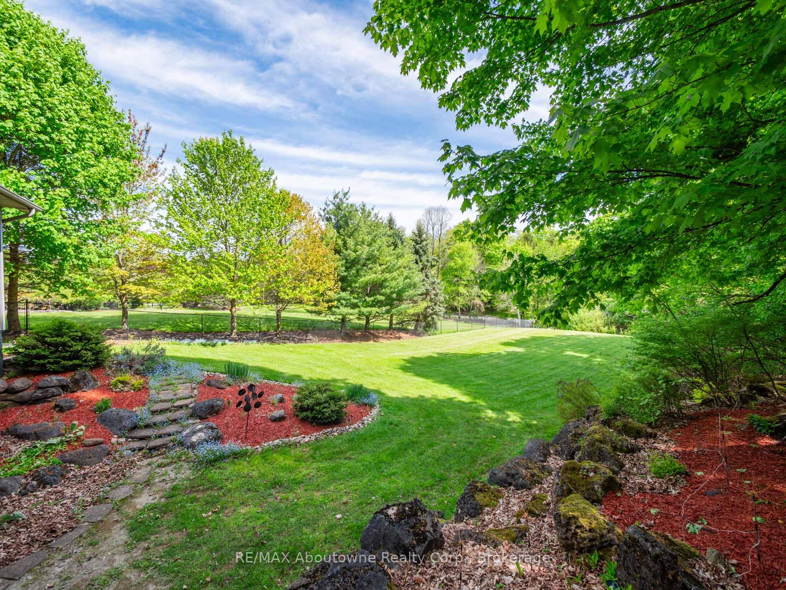 Photo 43 of 6 Turtle Lake Drive, Halton Hills, Rural Halton Hills — HOMEH