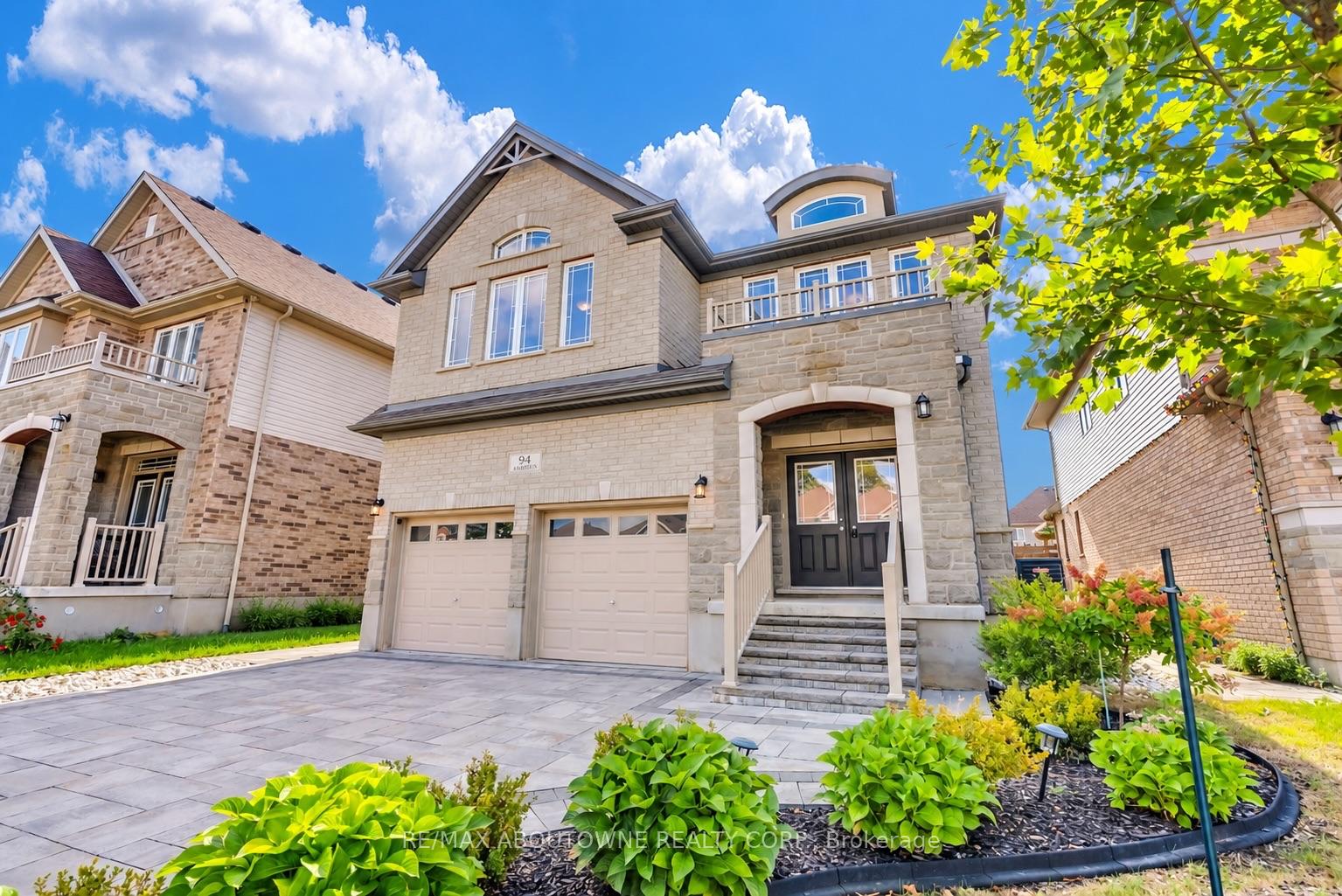 Photo 3 of 94 Ambrous Crescent, Guelph, Kortright East — HOMEH