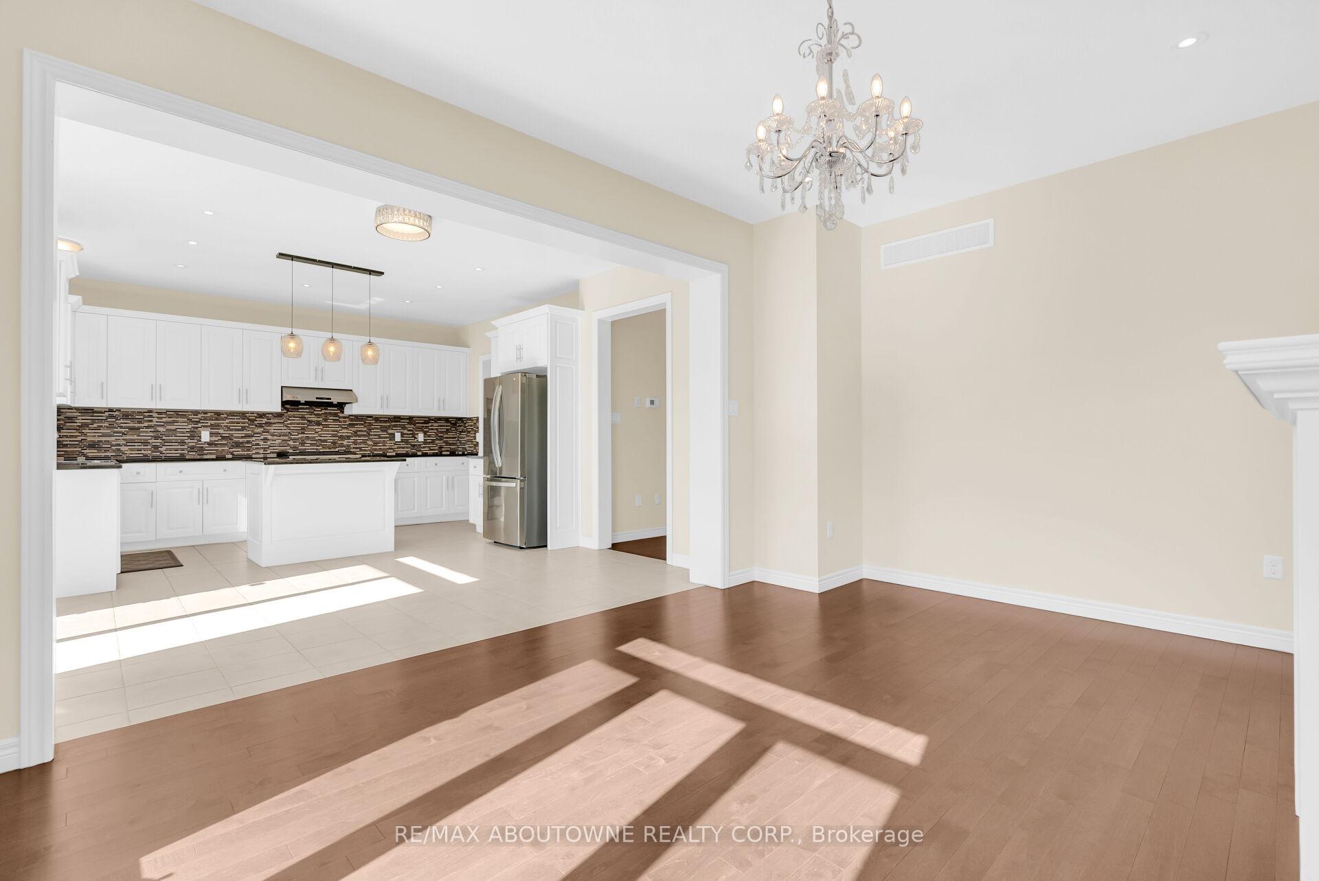 Photo 11 of 94 Ambrous Crescent, Guelph, Kortright East — HOMEH