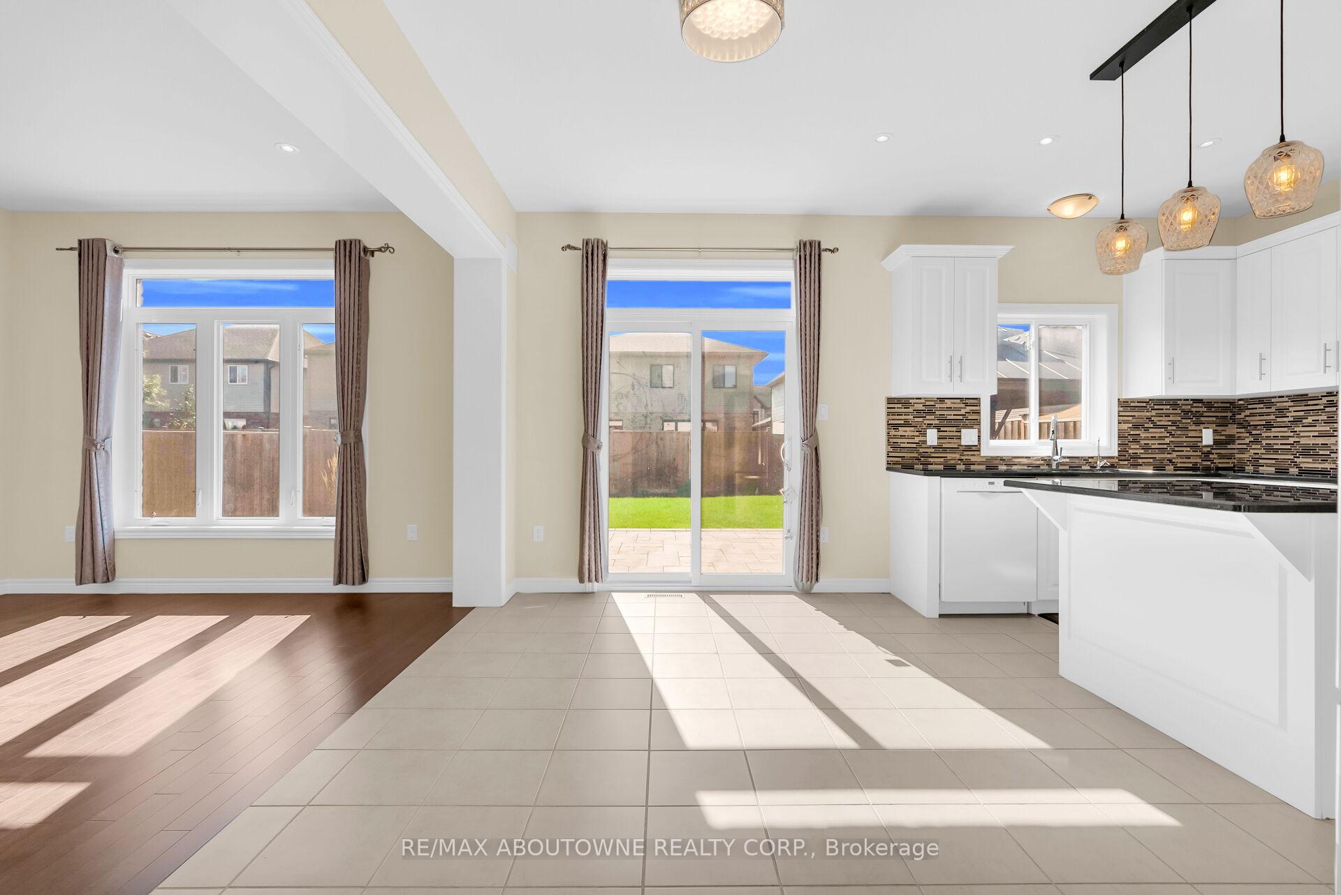 Photo 12 of 94 Ambrous Crescent, Guelph, Kortright East — HOMEH