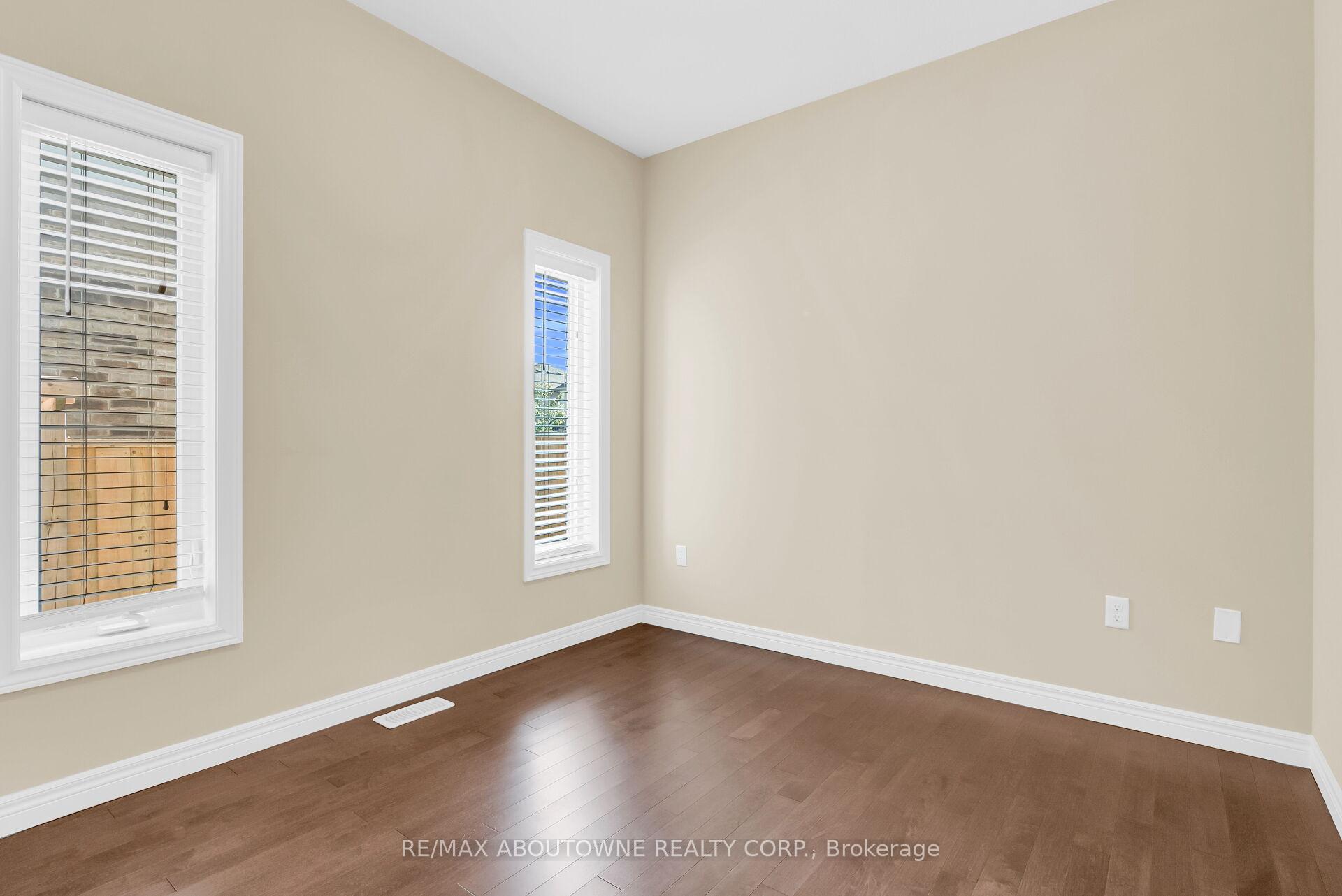 Photo 19 of 94 Ambrous Crescent, Guelph, Kortright East — HOMEH