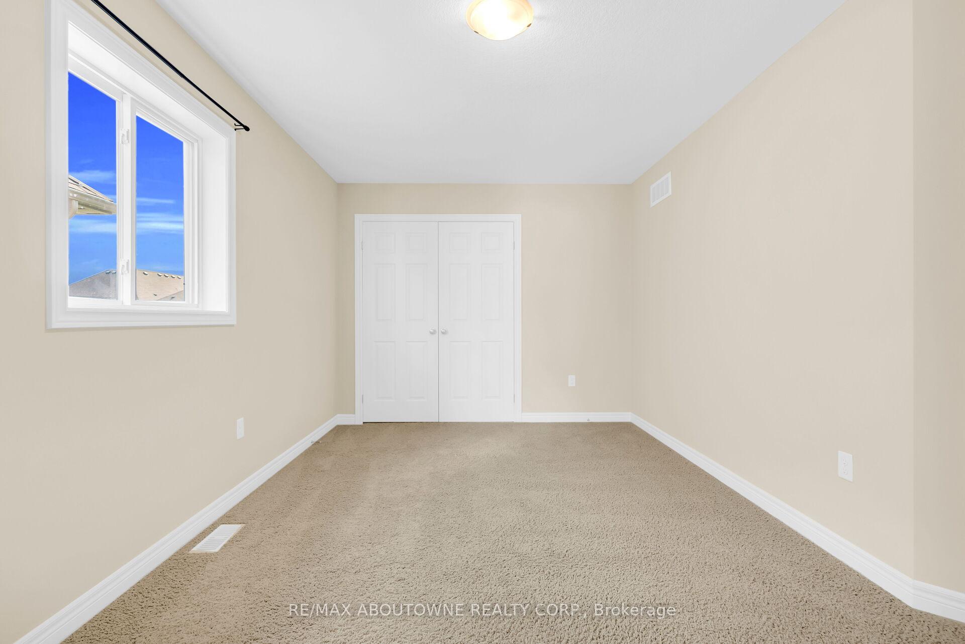 Photo 32 of 94 Ambrous Crescent, Guelph, Kortright East — HOMEH