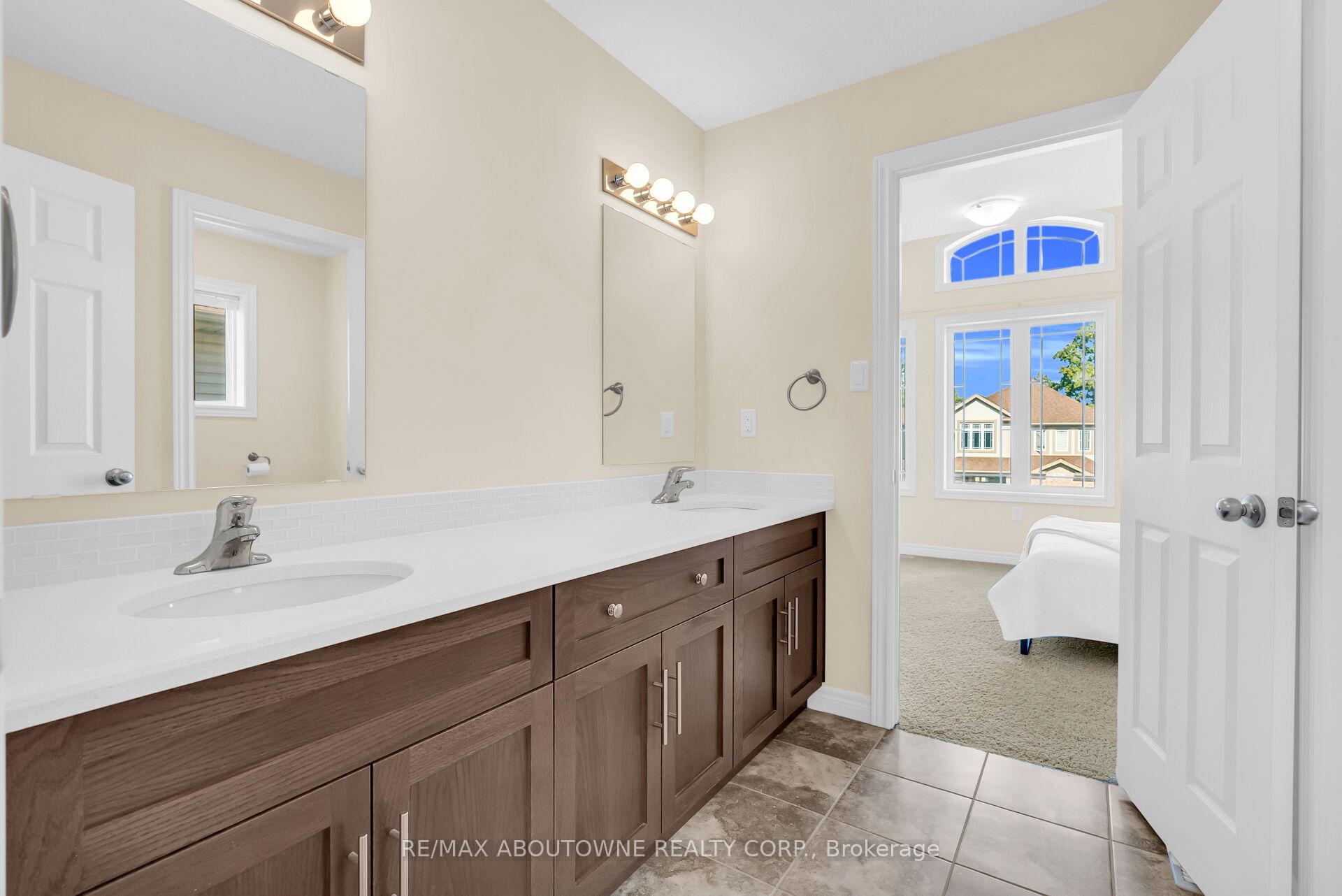 Photo 34 of 94 Ambrous Crescent, Guelph, Kortright East — HOMEH