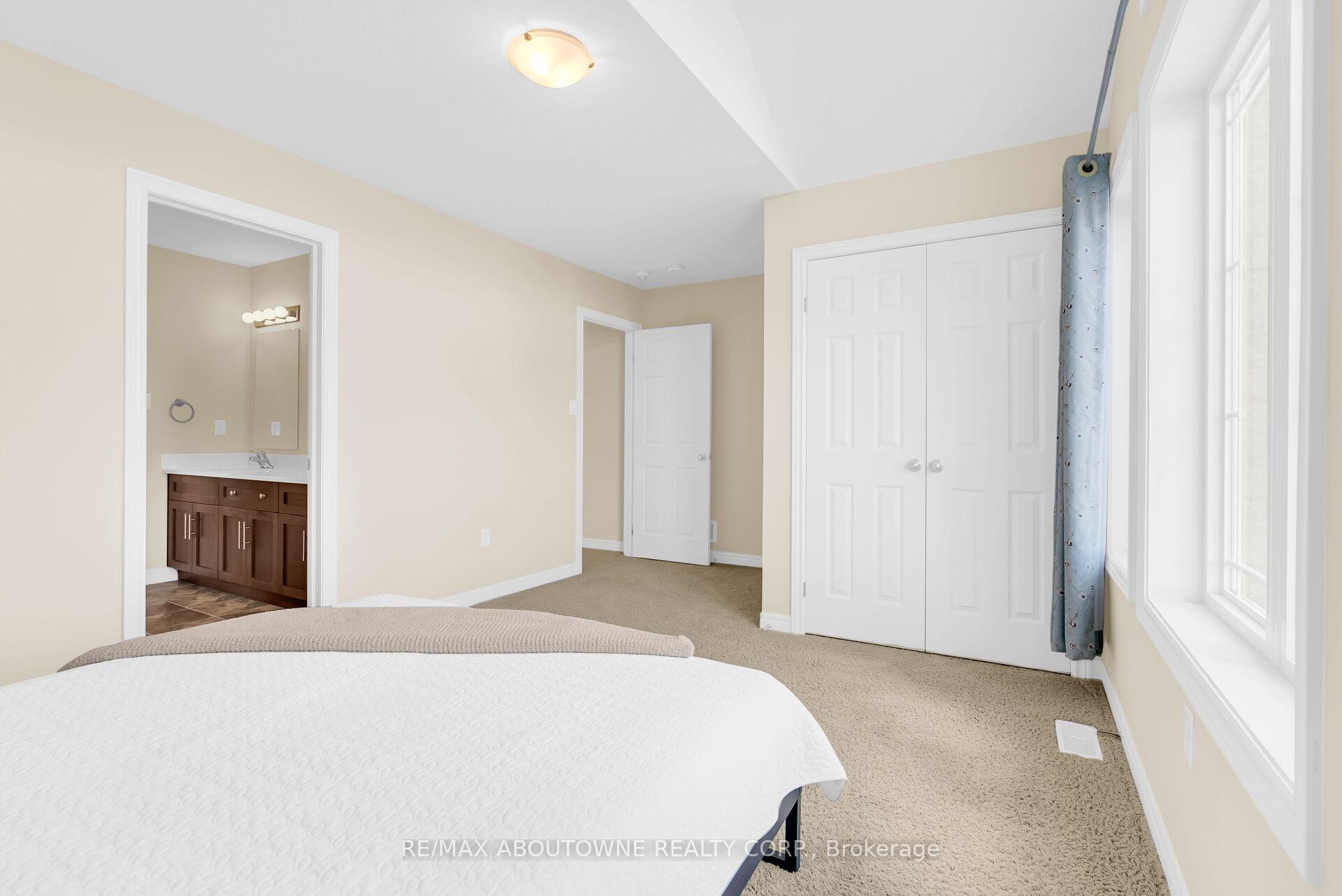 Photo 37 of 94 Ambrous Crescent, Guelph, Kortright East — HOMEH