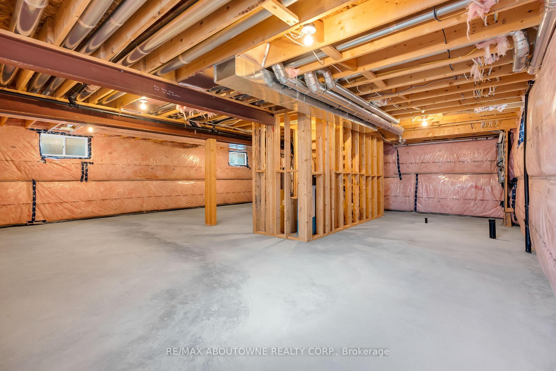 Photo 39 of 94 Ambrous Crescent, Guelph, Kortright East — HOMEH