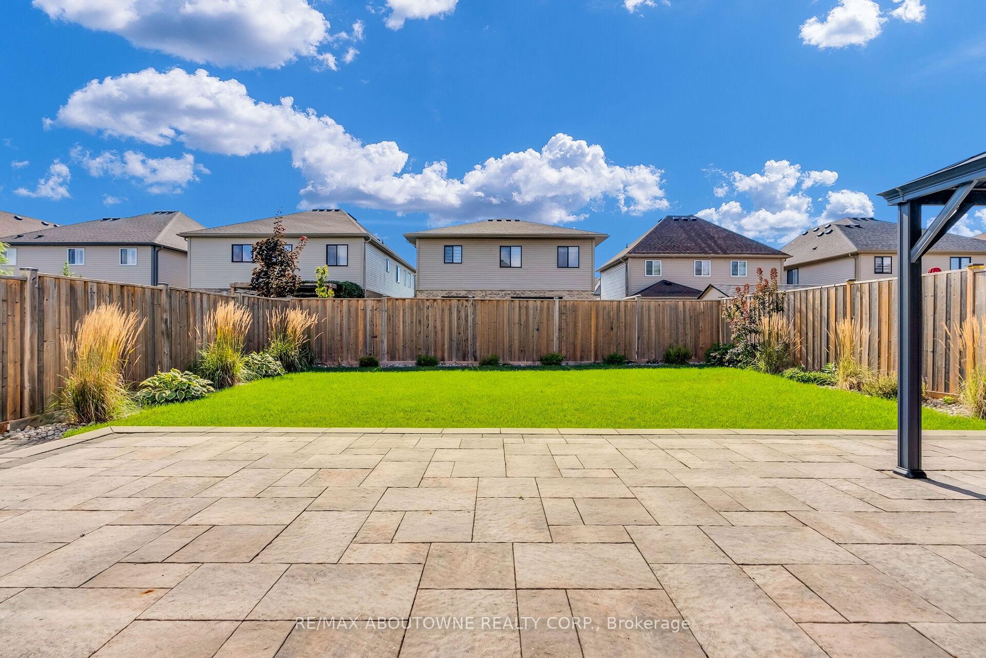 Photo 41 of 94 Ambrous Crescent, Guelph, Kortright East — HOMEH