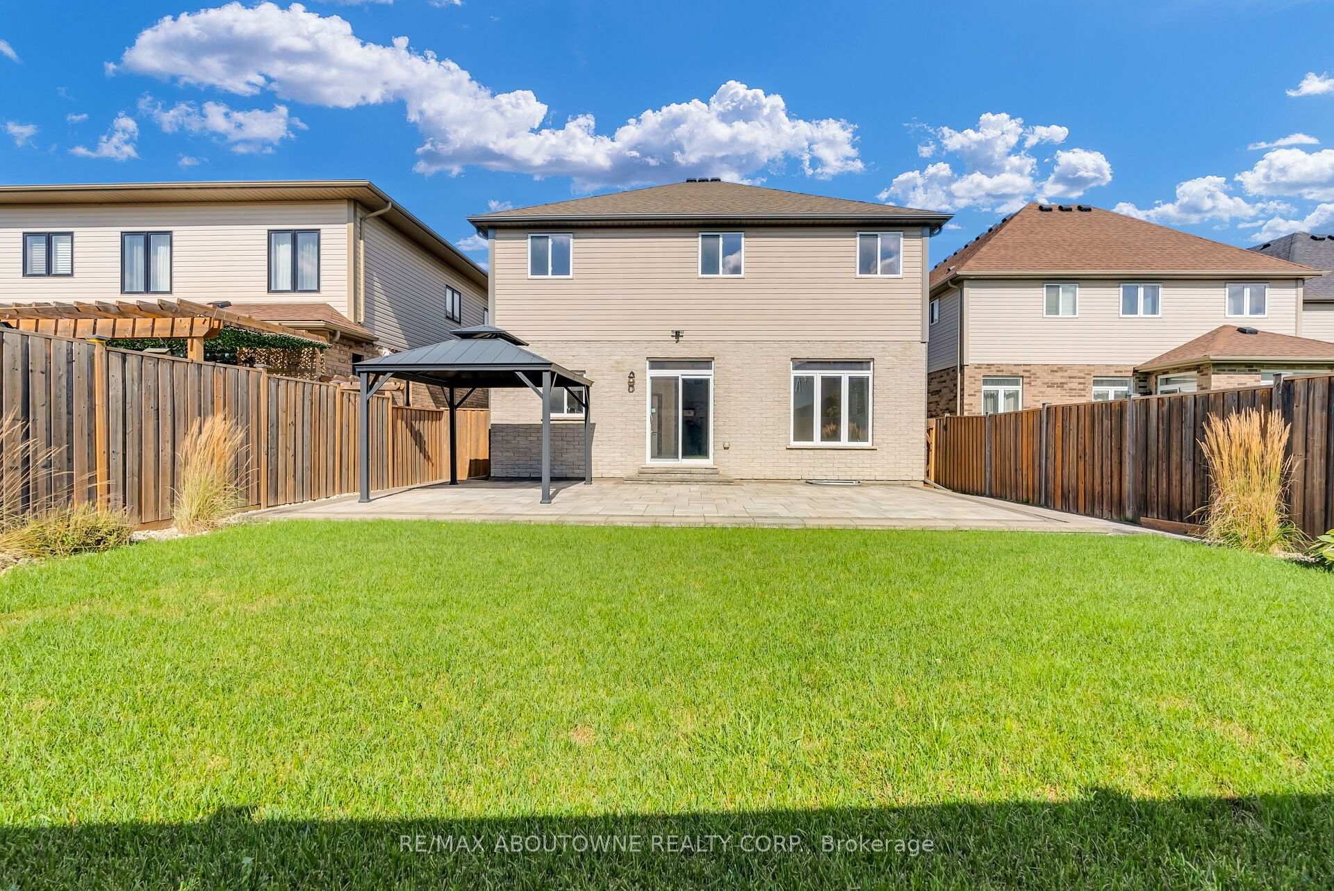 Photo 42 of 94 Ambrous Crescent, Guelph, Kortright East — HOMEH