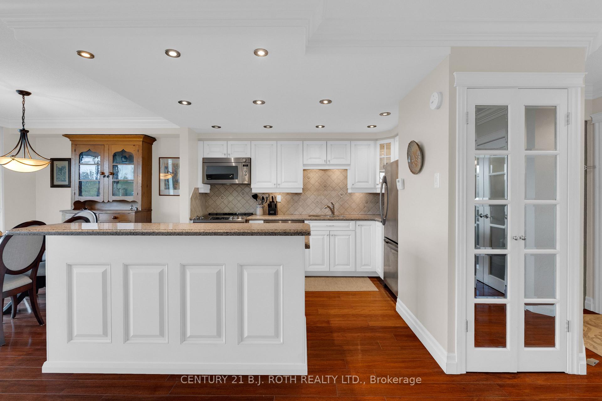 Photo 4 of Unit 1401, 181 Collier Street, Barrie, North Shore — HOMEH
