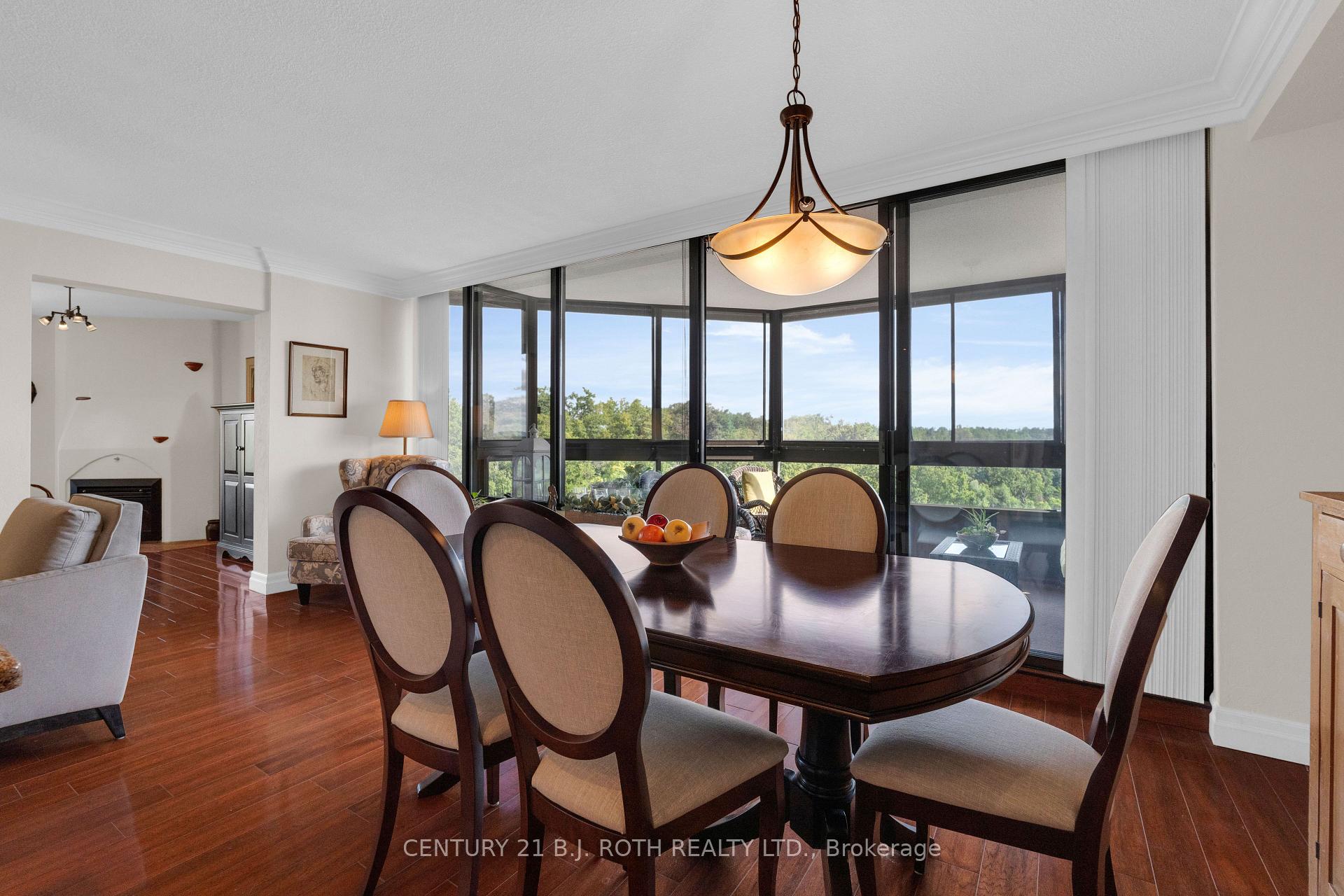 Photo 9 of Unit 1401, 181 Collier Street, Barrie, North Shore — HOMEH