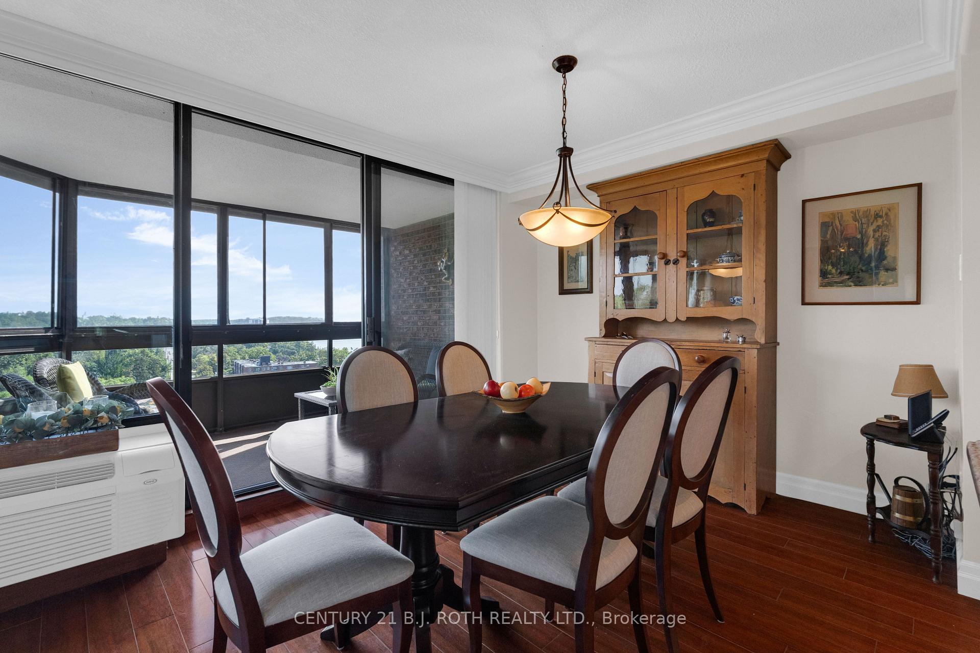 Photo 10 of Unit 1401, 181 Collier Street, Barrie, North Shore — HOMEH